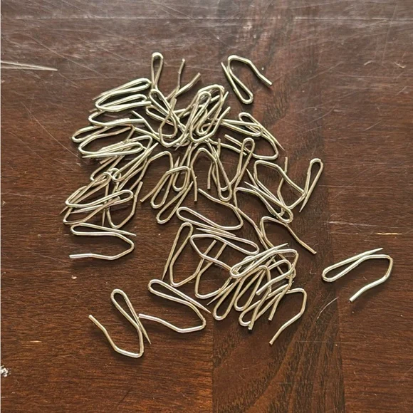 Gold Curtain Rings with Clips - Picture 4 of 6